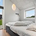 Five-bedroom In *