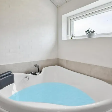 Five-bedroom In Haderslev Semesterbostad